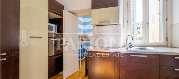 4 bedrooms Apartment in Rome, Italy No. 335218 23