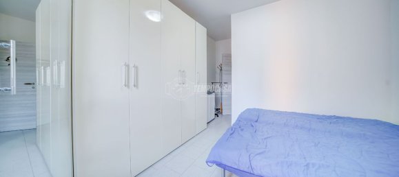 Квартира с 3 комнатами в Кассано Маньяго, Италия № 179600 43