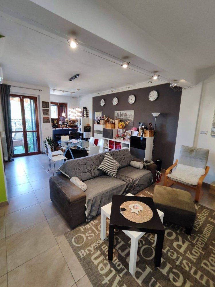 4-salle Duplex à Terni, Italy No. 303831