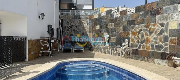 3 bedrooms Villa in Nerja, Spain No. 90178 3