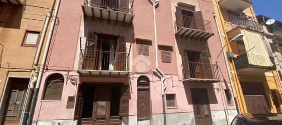 2 bedrooms House in Termini Imerese, Italy No. 77046 2