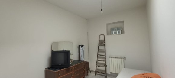 8 rooms House in Pettoranello del Molise, Italy No. 78703 32