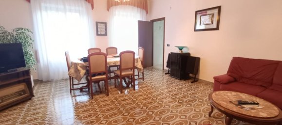 8 rooms House in Pettoranello del Molise, Italy No. 78703 34