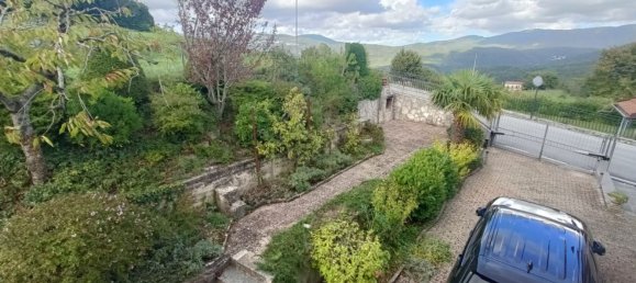 8 rooms House in Pettoranello del Molise, Italy No. 78703 9