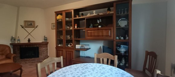 8 rooms House in Pettoranello del Molise, Italy No. 78703 29