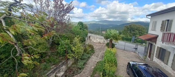 8 rooms House in Pettoranello del Molise, Italy No. 78703 12
