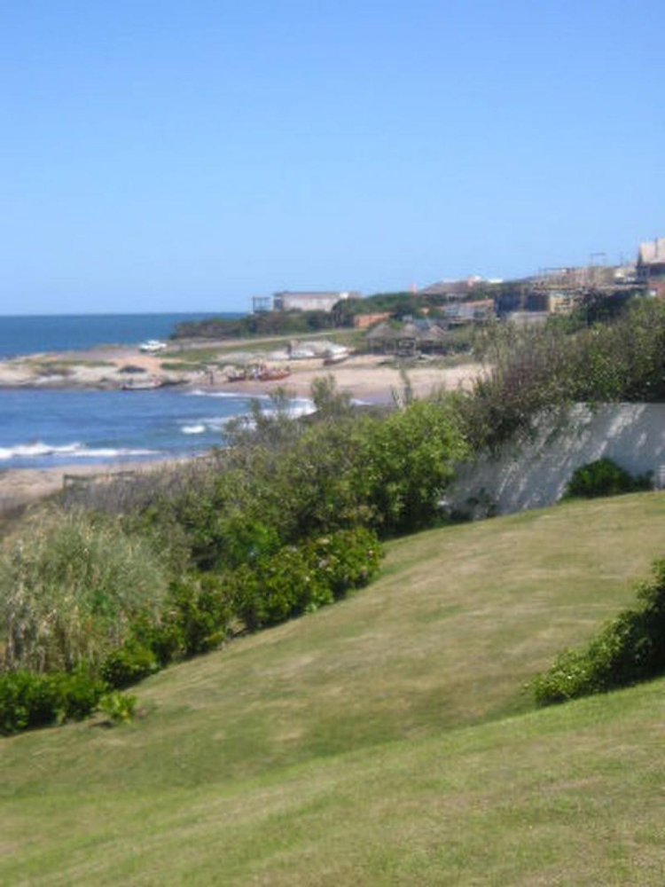 4 bedrooms House in Maldonado, Uruguay No. 12160