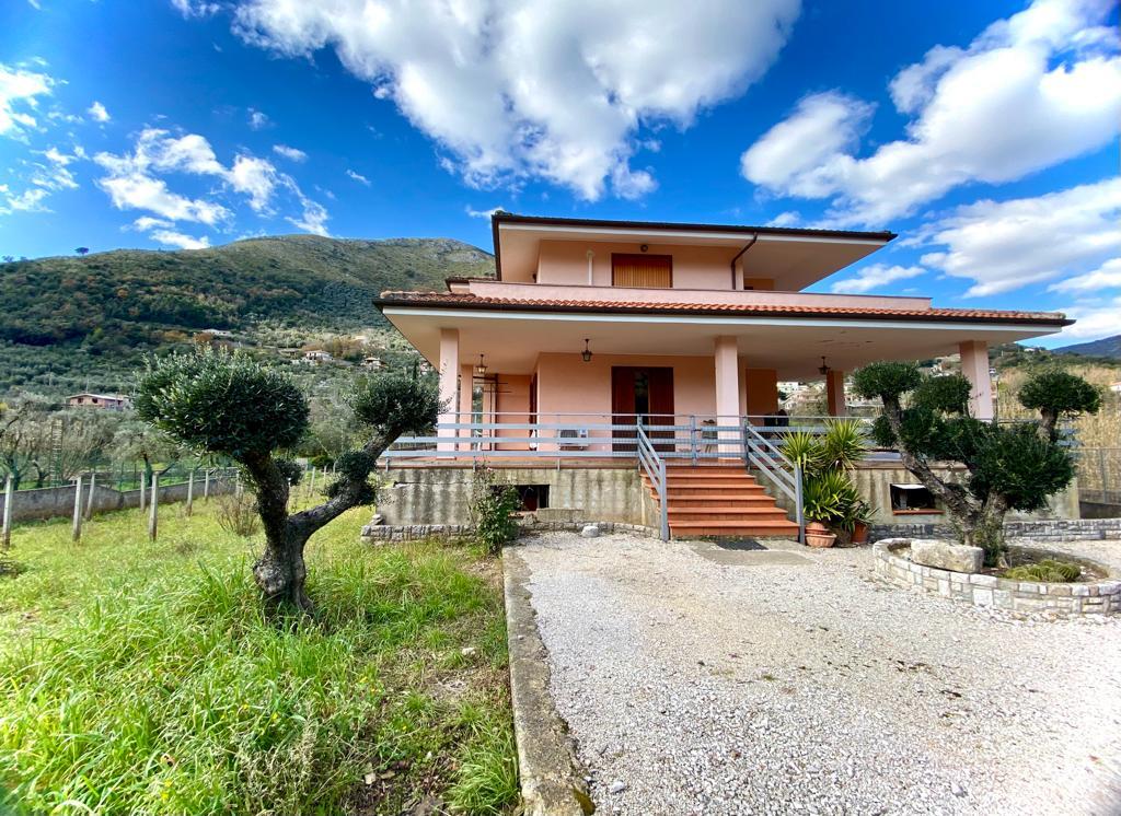 5 rooms Villa in Itri, Italy No. 154608