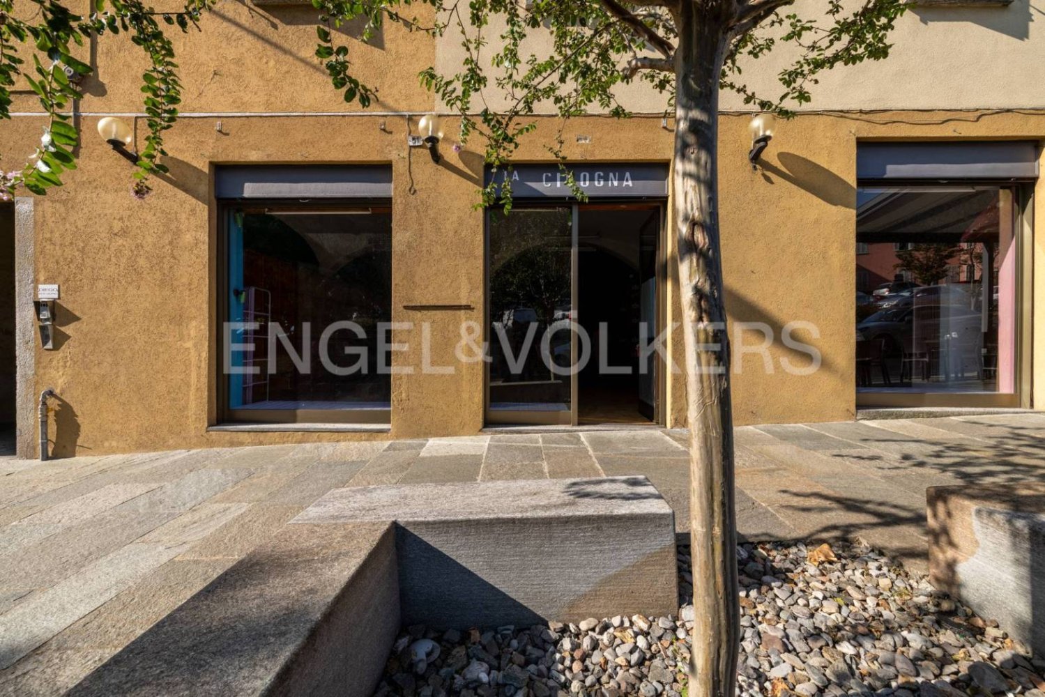 2-salle Propriété commerciale à Gavirate, Italy No. 109123