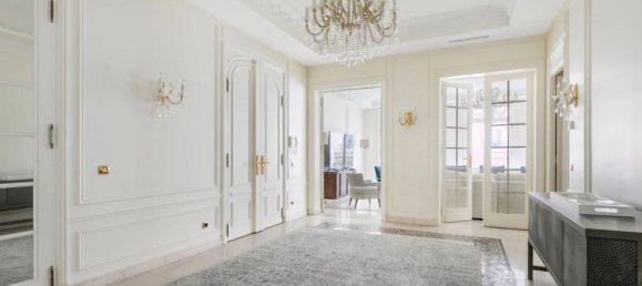 7 bedrooms Apartment in Paris, France No. 168273 12