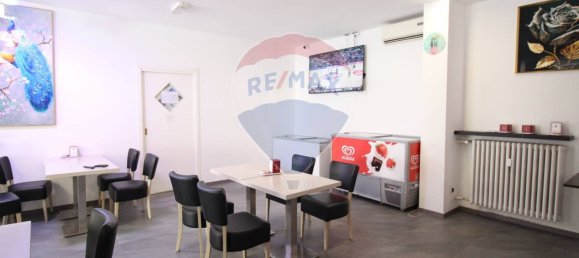 Коммерческая недвижимость с 2 комнатами в Бергамо, Италия № 52558 13