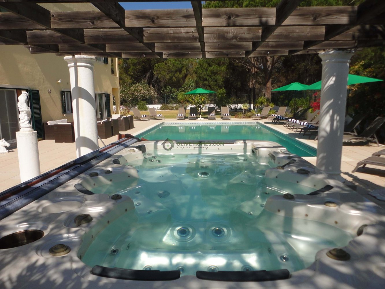 7 bedrooms Villa in Quarteira, Portugal No. 114431