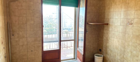 4 bedrooms Apartment in Crotone, Italy No. 318705 7