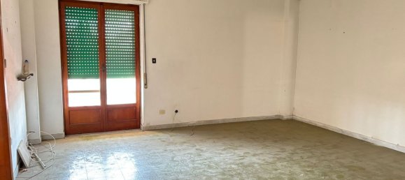 4 bedrooms Apartment in Crotone, Italy No. 318705 3