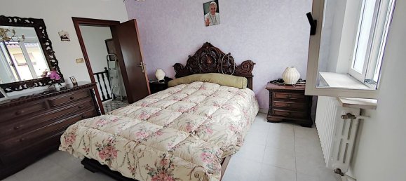 Дом с 7 комнатами в Лорето, Италия № 167952 11