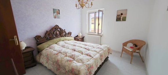 Дом с 7 комнатами в Лорето, Италия № 167952 10