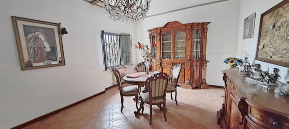 Дом с 7 комнатами в Лорето, Италия № 167952 3