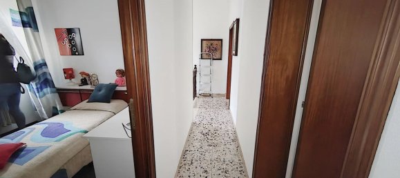 Дом с 7 комнатами в Лорето, Италия № 167952 8