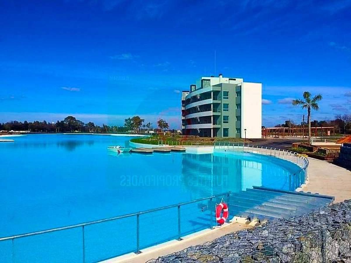 Дом с 3 спальнями в Пилар, Аргентина № 72627