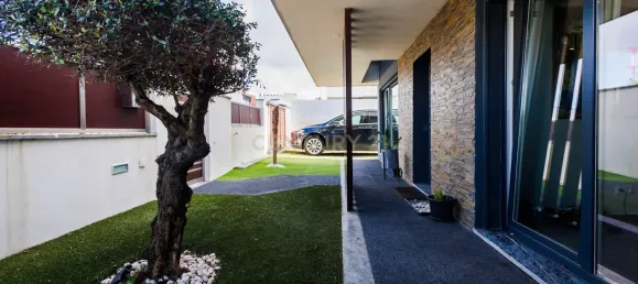 4 bedrooms Villa in Corroios, Portugal No. 104536 10