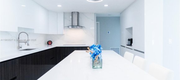5 dormitorios villa en venta en Miami, Miami-Dade, Florida, USA № 614239 7