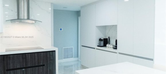 5 dormitorios villa en venta en Miami, Miami-Dade, Florida, USA № 614239 12