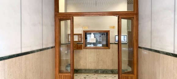 2 rooms Apartment in Rome, Italy No. 37575 3