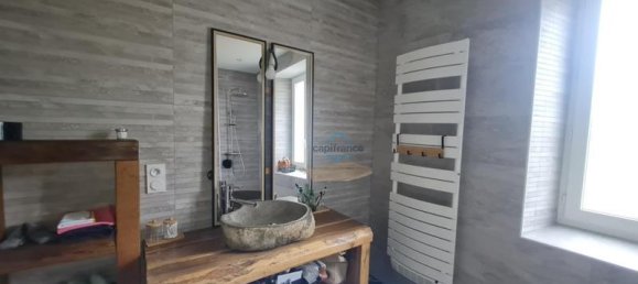 3 bedrooms House in Mayenne, France No. 361760 7