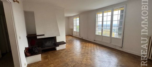 Casa de 4 dormitorios en Joigny, France No. 199893 3