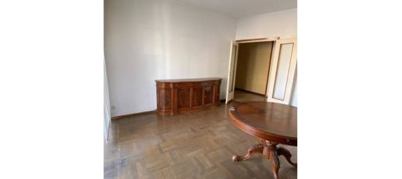 2 bedrooms Apartment in Milan, Italy No. 252533 6