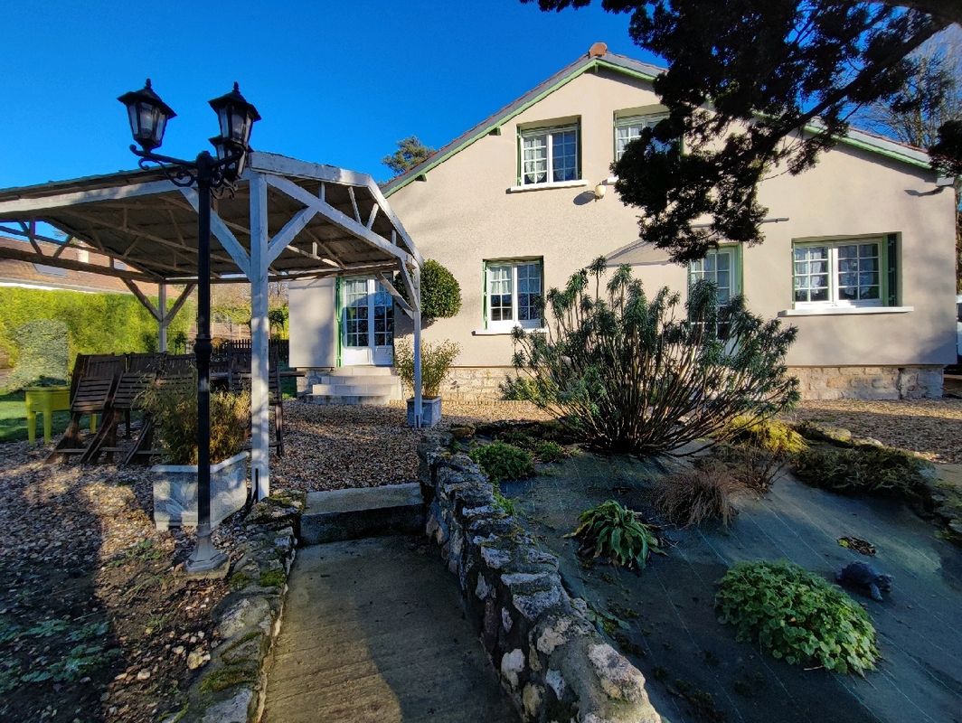 3 Schlafzimmer Haus in Nesles-la-Vallee, France, Nr. 151461