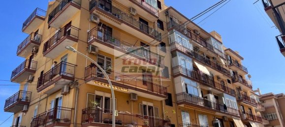 Квартира с 3 комнатами в Сиракузы, Италия № 300776 2