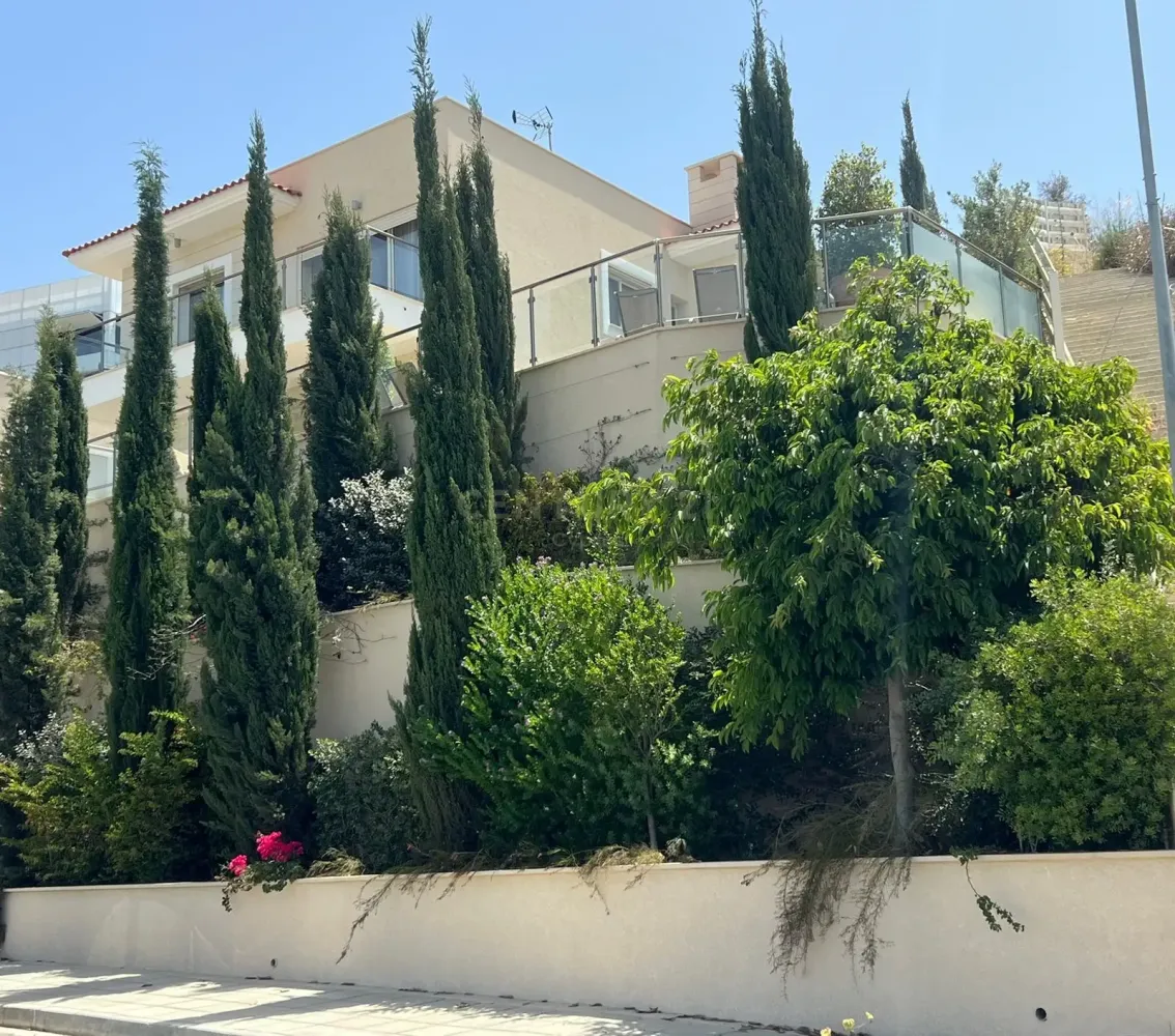 5 bedrooms Villa in Agios Tychonas, Cyprus No. 5560