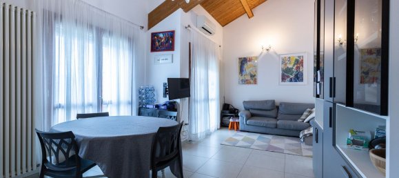 3 rooms Apartment in Fano, Italy No. 119353 2