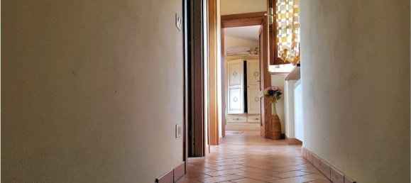 Casa de 8 habitaciónes en Gallicano, Italy No. 69642 15