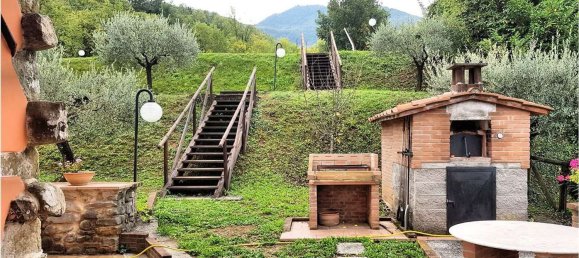 Casa de 8 habitaciónes en Gallicano, Italy No. 69642 10