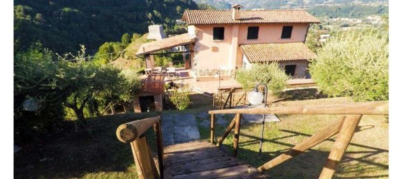 Casa de 8 habitaciónes en Gallicano, Italy No. 69642 26