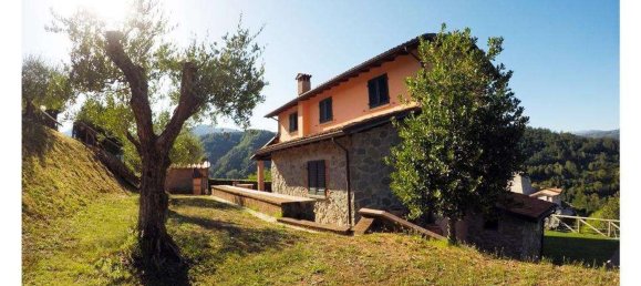 Casa de 8 habitaciónes en Gallicano, Italy No. 69642 2