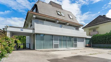 360m² Building in Klagenfurt am Worthersee, Austria No. 165789