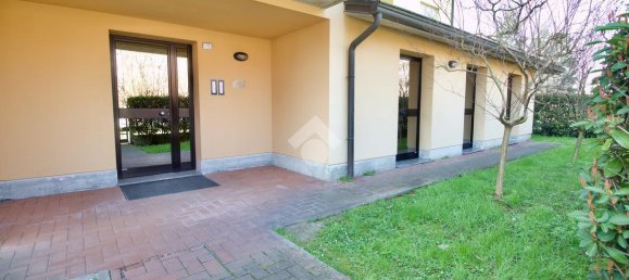 2 rooms Apartment in Reggio Emilia, Italy No. 15312 12