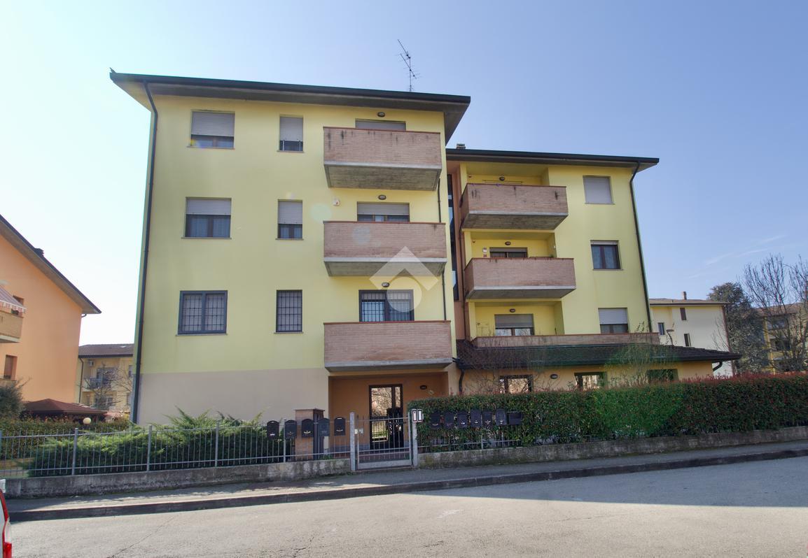 2 rooms Apartment in Reggio Emilia, Italy No. 15312