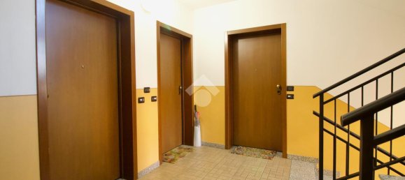 2 rooms Apartment in Reggio Emilia, Italy No. 15312 4