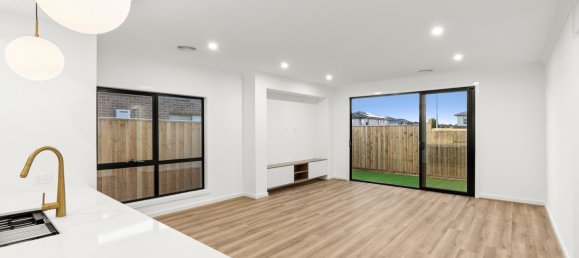 4 bedrooms House in Werribee, Australia No. 692 13
