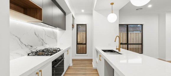 4 bedrooms House in Werribee, Australia No. 692 11