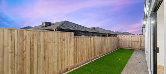 4 bedrooms House in Werribee, Australia No. 692 24