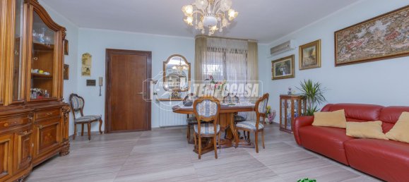 4 rooms Villa in Noviglio, Italy No. 139497 9