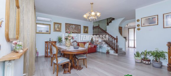 4 rooms Villa in Noviglio, Italy No. 139497 10