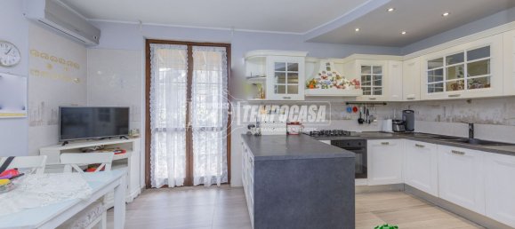 4 rooms Villa in Noviglio, Italy No. 139497 12