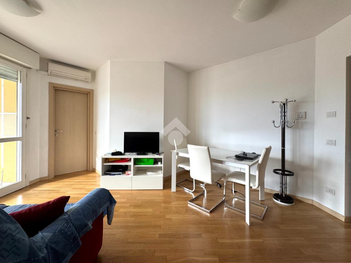 Квартира с 2 комнатами в Рескальдина, Италия № 4672