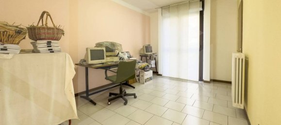 3 bedrooms Apartment in San Donato Milanese, Italy No. 337822 4